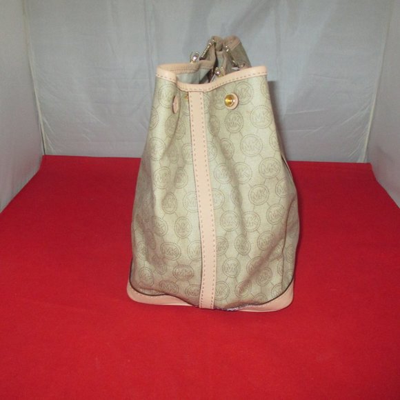 Michael Kors Jet Set PVC Signature Belted Tote - Picture 7 of 12